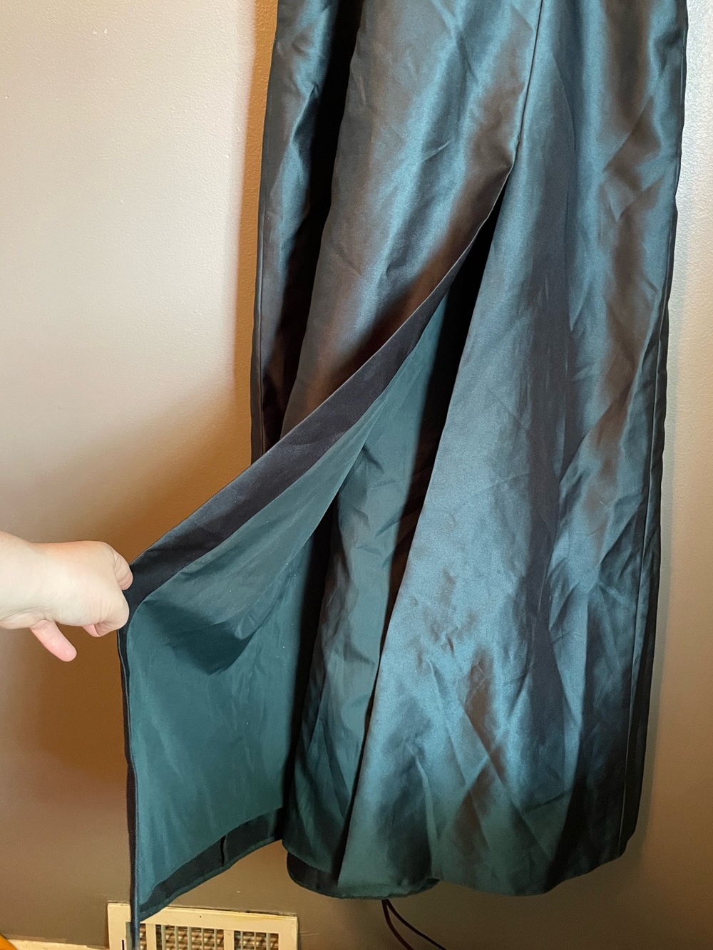NWT Alfred Sung Sz 8 Regular Emerald Green Cutout Satin Gown Dress Ret $277! - Picture 7 of 15